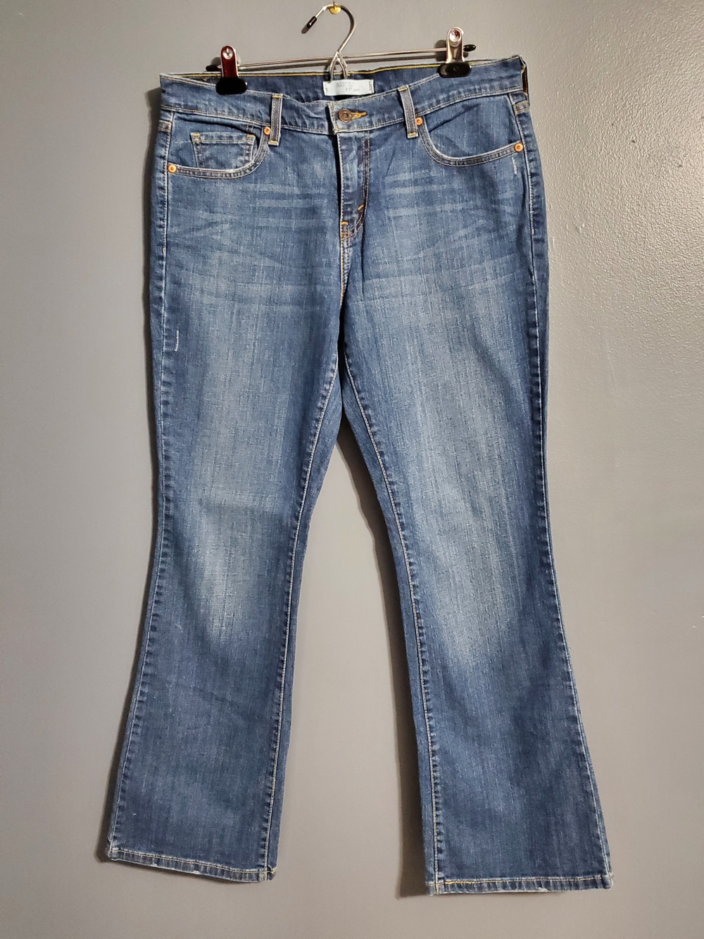 Levi's 515 Medium Blue Bootcut Jeans Women's Size 8